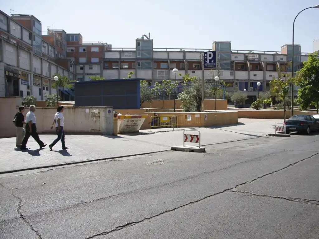 Exterior view of Garage for sale in Madrid