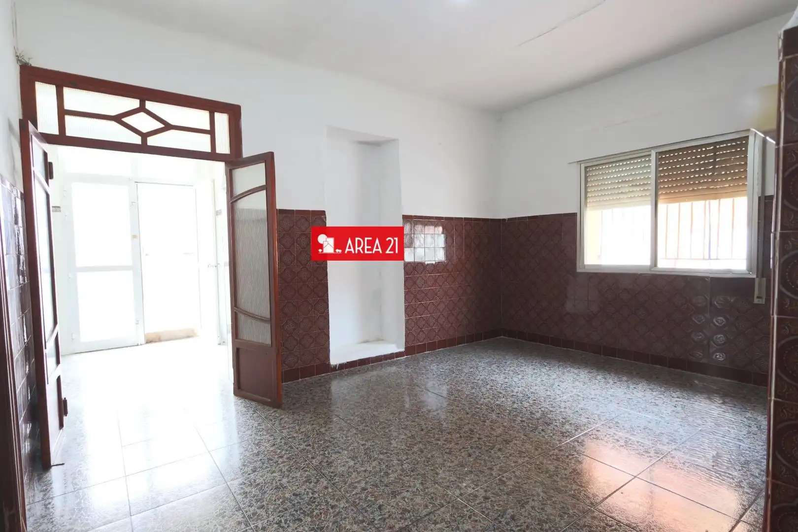 Houses for sale in La Pobla de Vallbona  with Terrace and Storage room