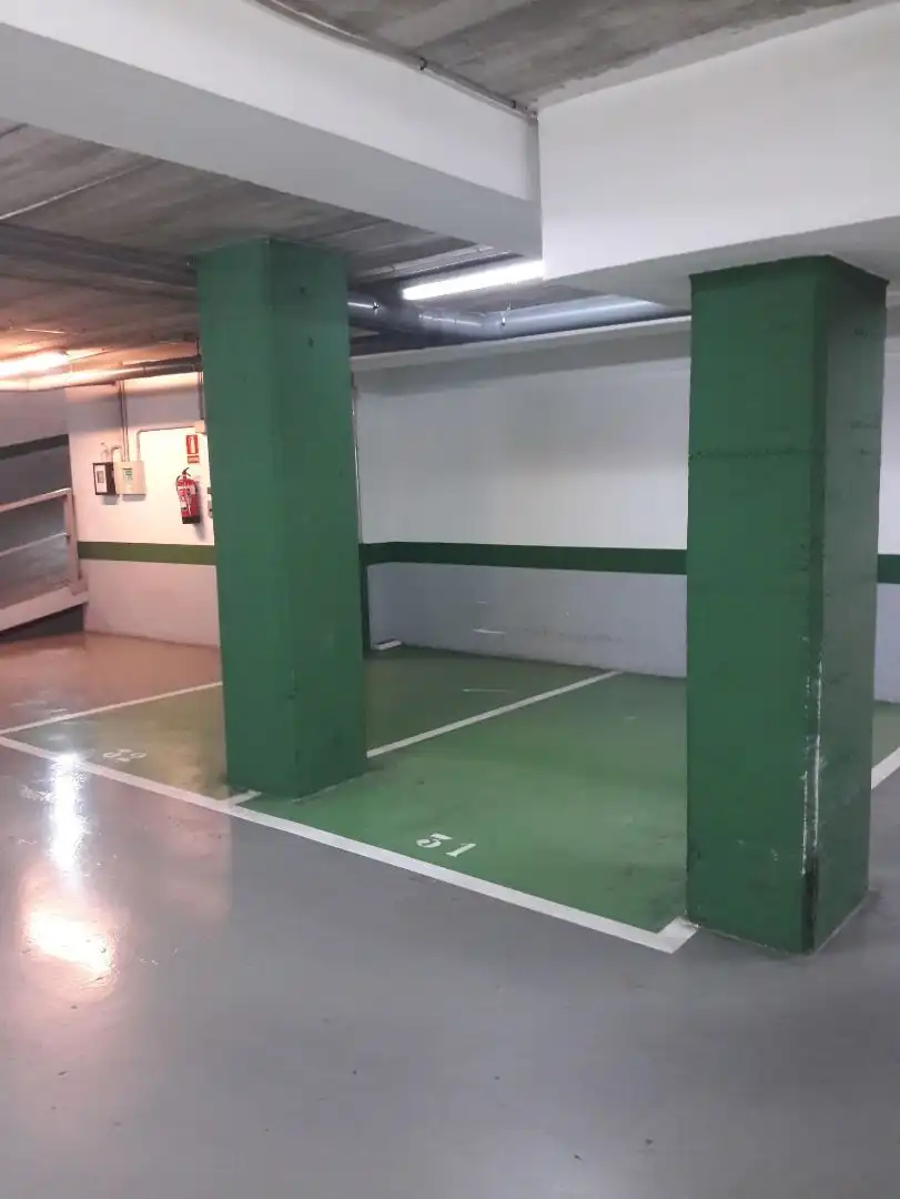 Garaje de alquiler en Carrer de Girona, 164, Dreta de l'Eixample
