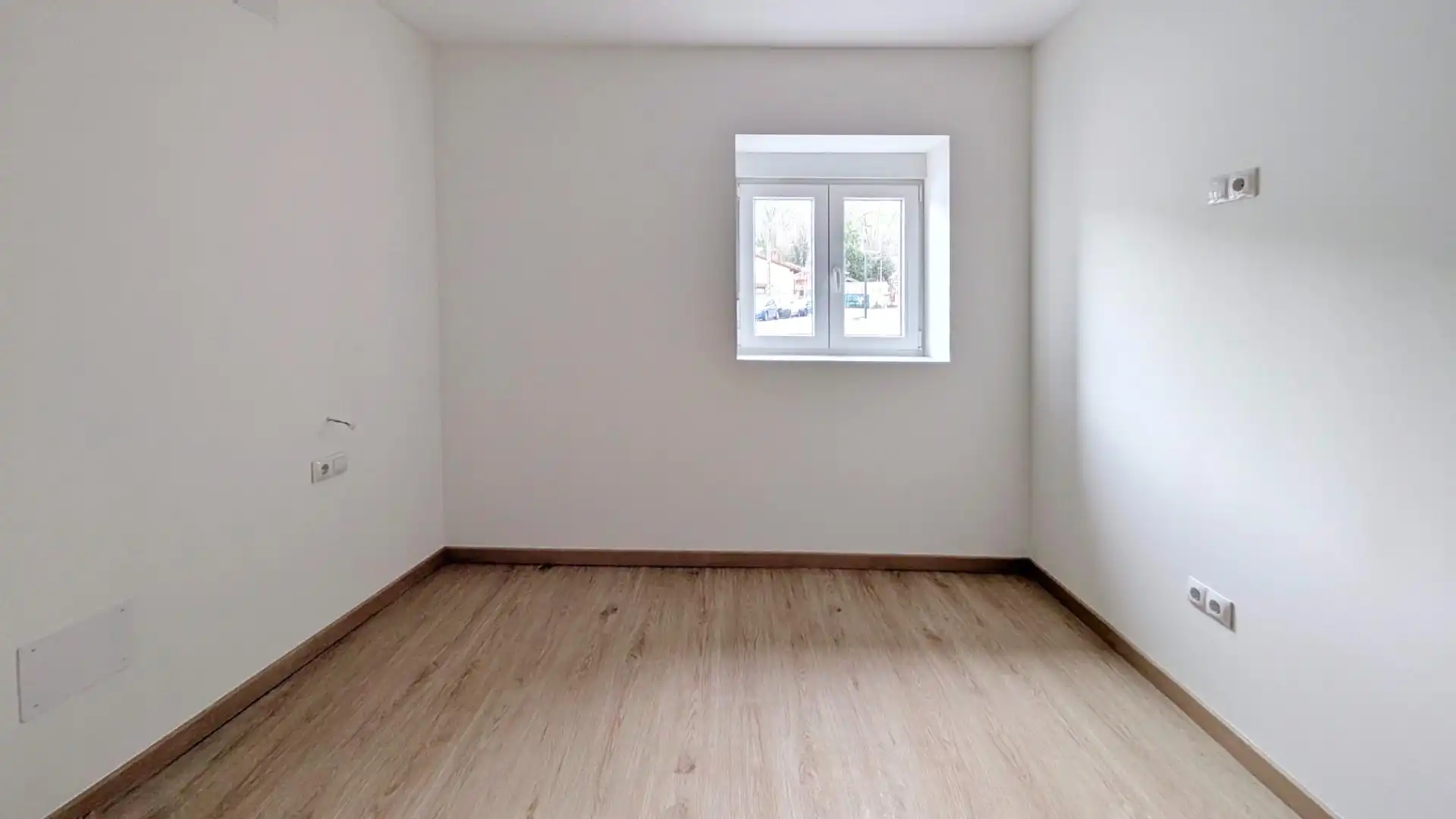 Piso en venta en Torrelavega  con Parquet y Terraza
