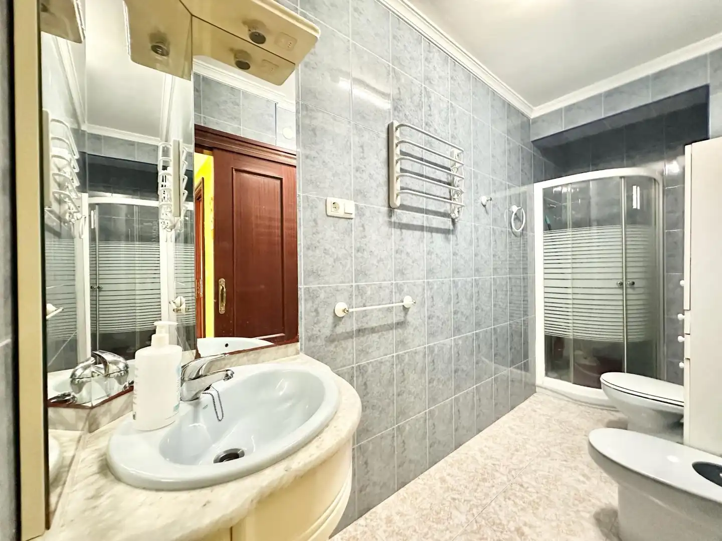 Baño de Piso en venta en Málaga con Aire acondicionado