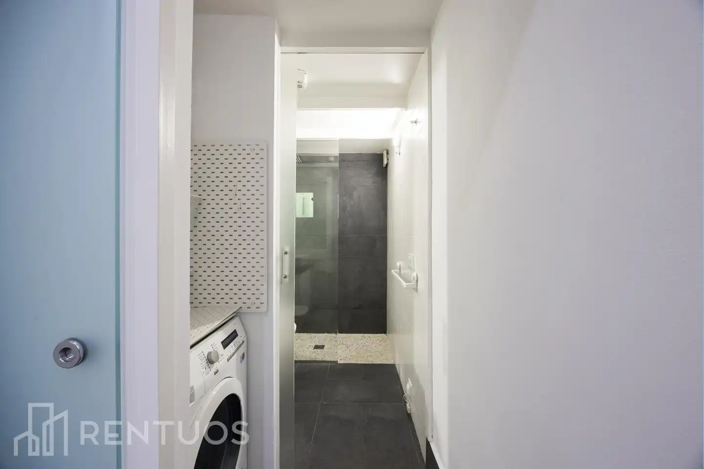 Bany de Dúplex de lloguer en Madrid amb Aire condicionat i Moblat