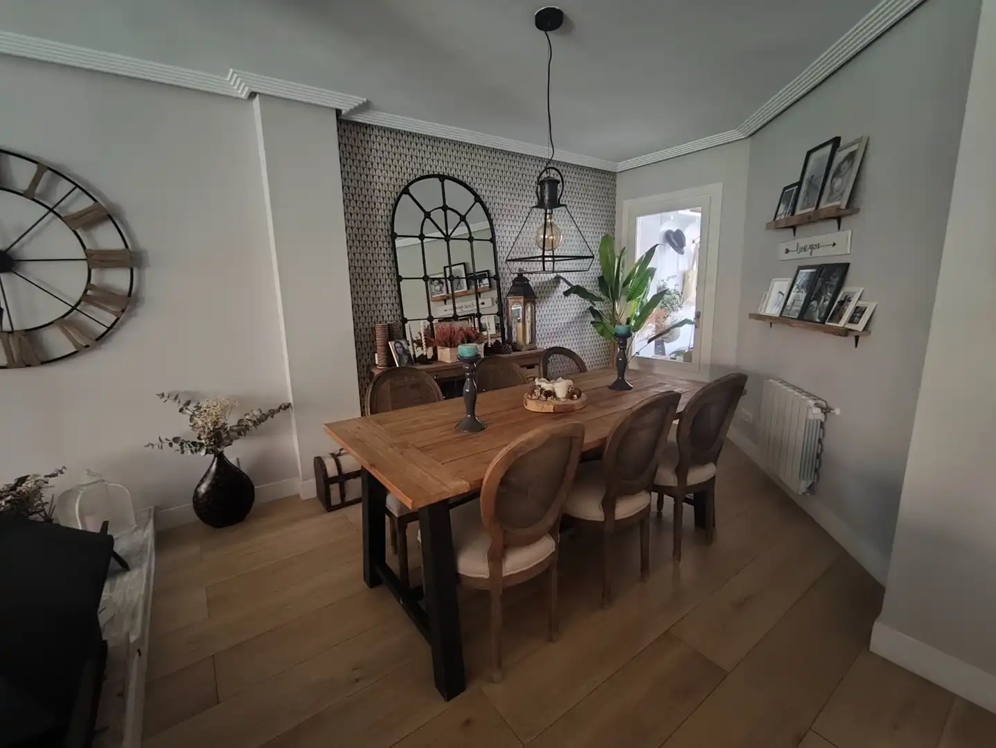Esszimmer von Einfamilien-Reihenhaus zum Verkauf in Algete mit Klimaanlage, Heizung und Privatgarten