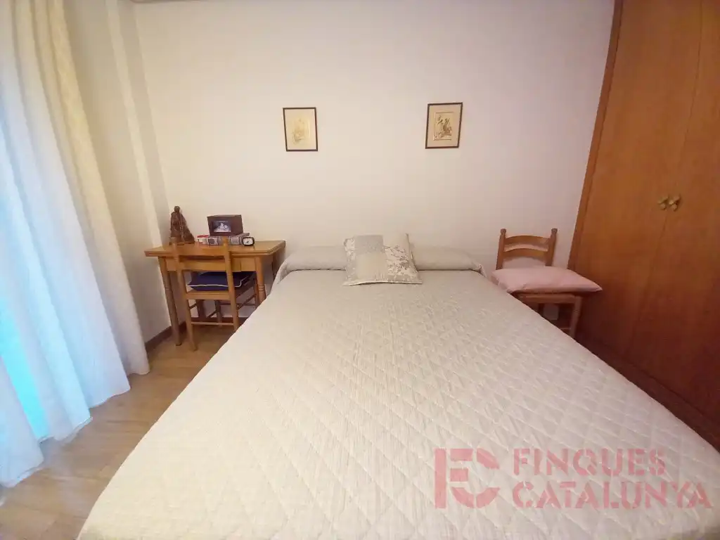 Dormitori de Pis en venda en Girona