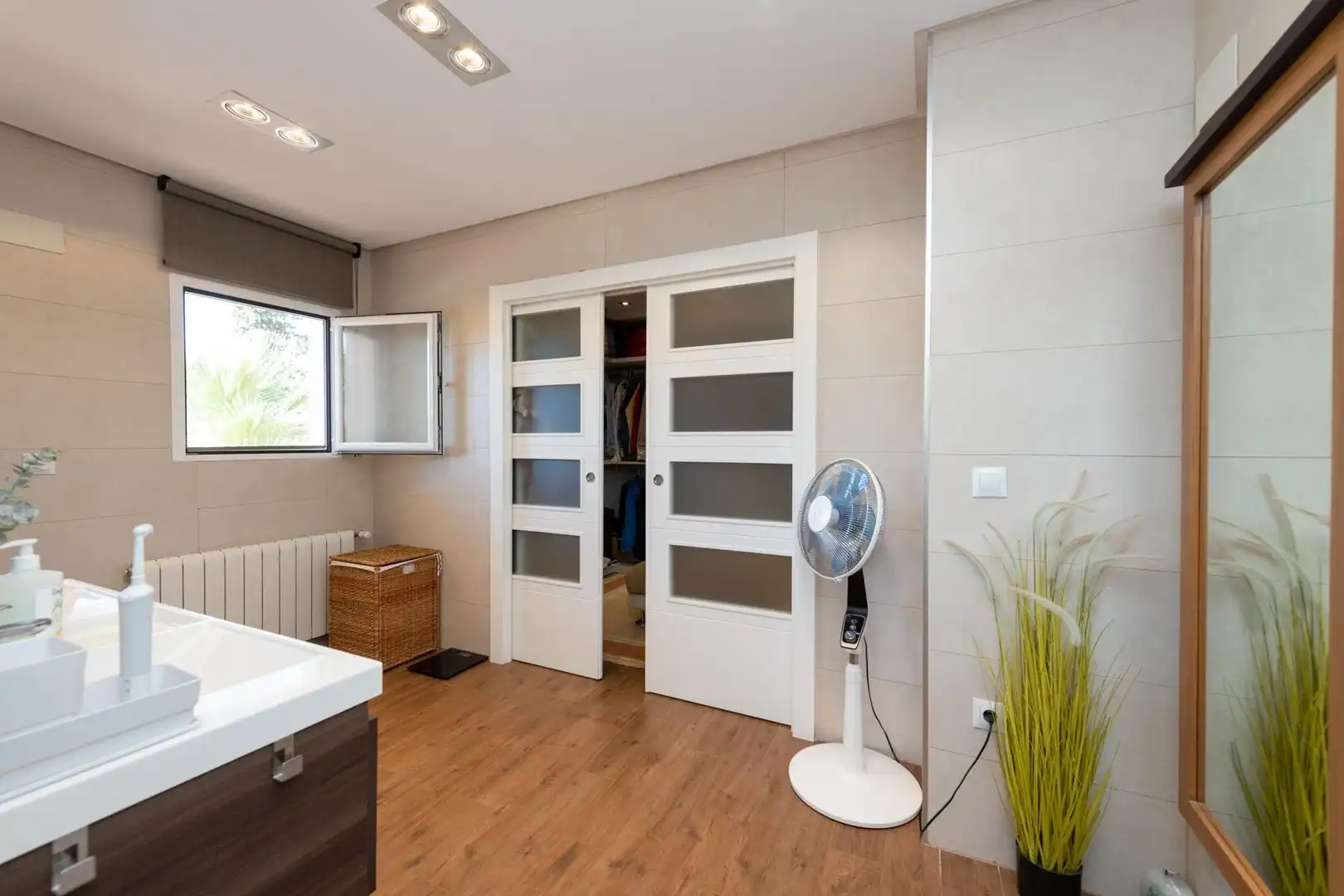 Casa o chalet en venta en Alicante / Alacant con Aire acondicionado, Calefacción y Jardín privado