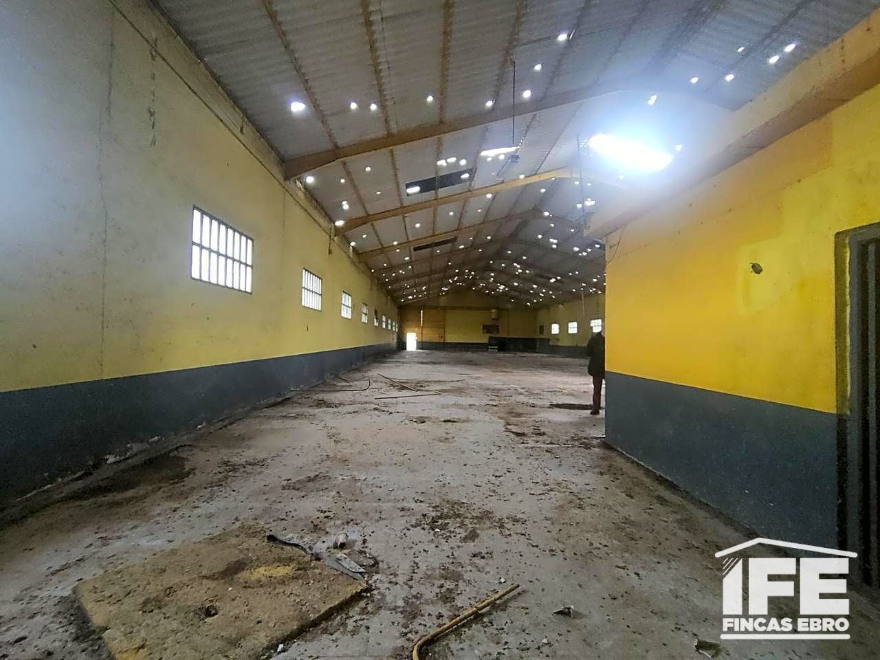 Nau industrial en venda a Pedrola