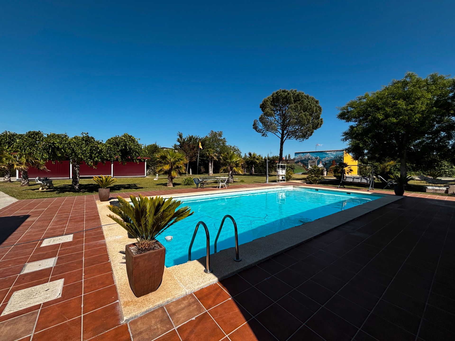 Swimming pool of Land for sale in  Zaragoza Capital