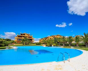Piscina de Apartament en venda en Alcalà de Xivert amb Aire condicionat, Calefacció i Jardí privat