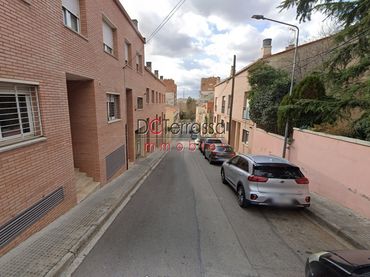 Individual con ascensor en venta en Carrer de Conca 14