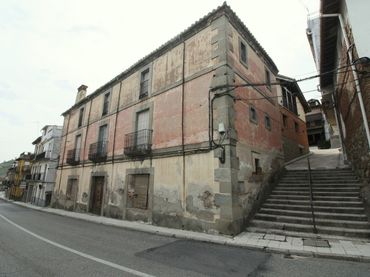 Casa amb balcó en venda a Calle Mayor 19