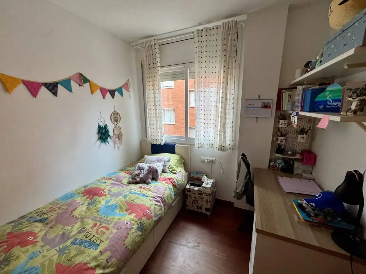 Dormitori de Pis en venda en Cerdanyola del Vallès amb Parquet, Terrassa i Piscina comunitària