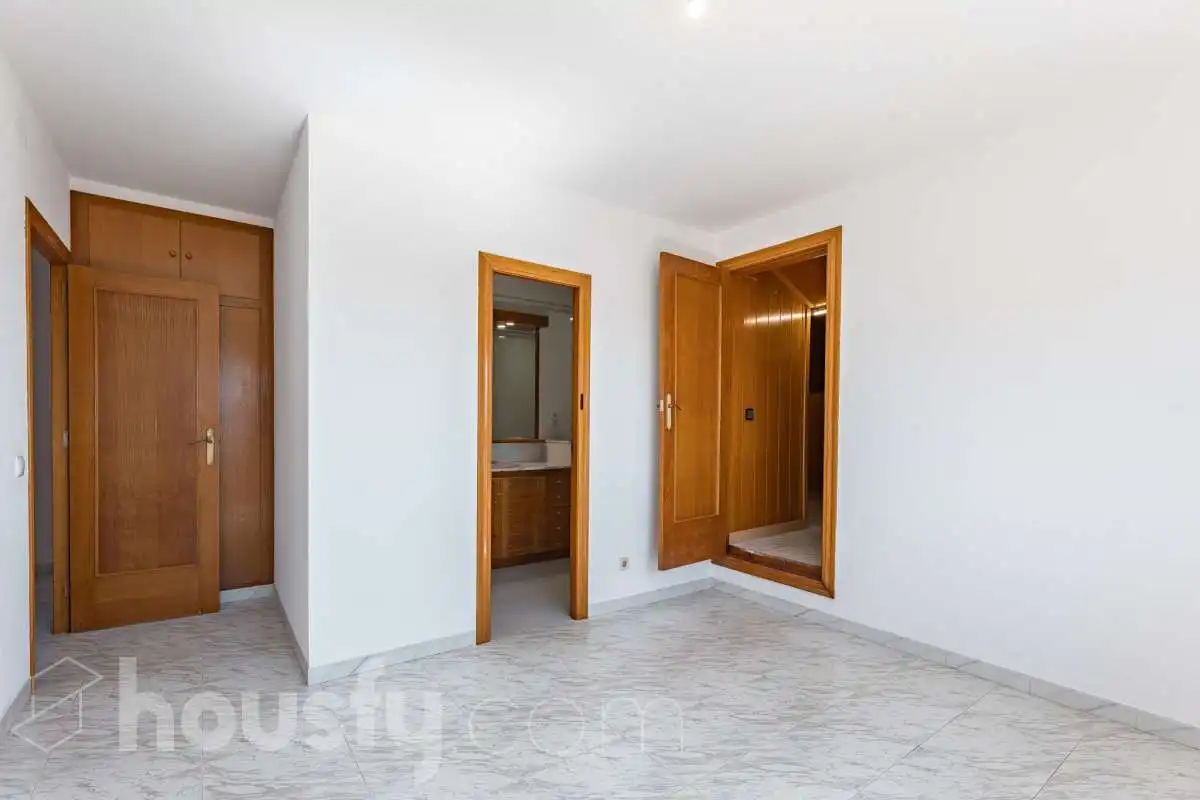 Casa amb piscina en venda a Avinguda de la Llum ., imagen 21