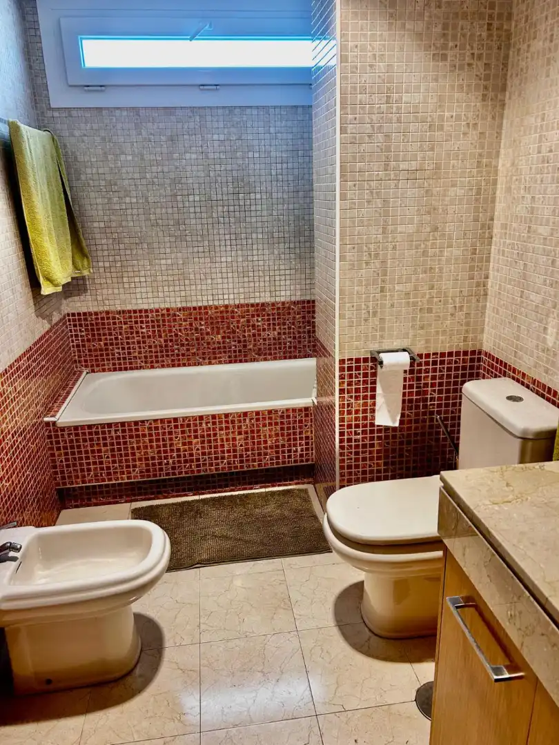 Baño de Piso de alquiler en Murcia con Aire acondicionado, Piscina y Amueblado