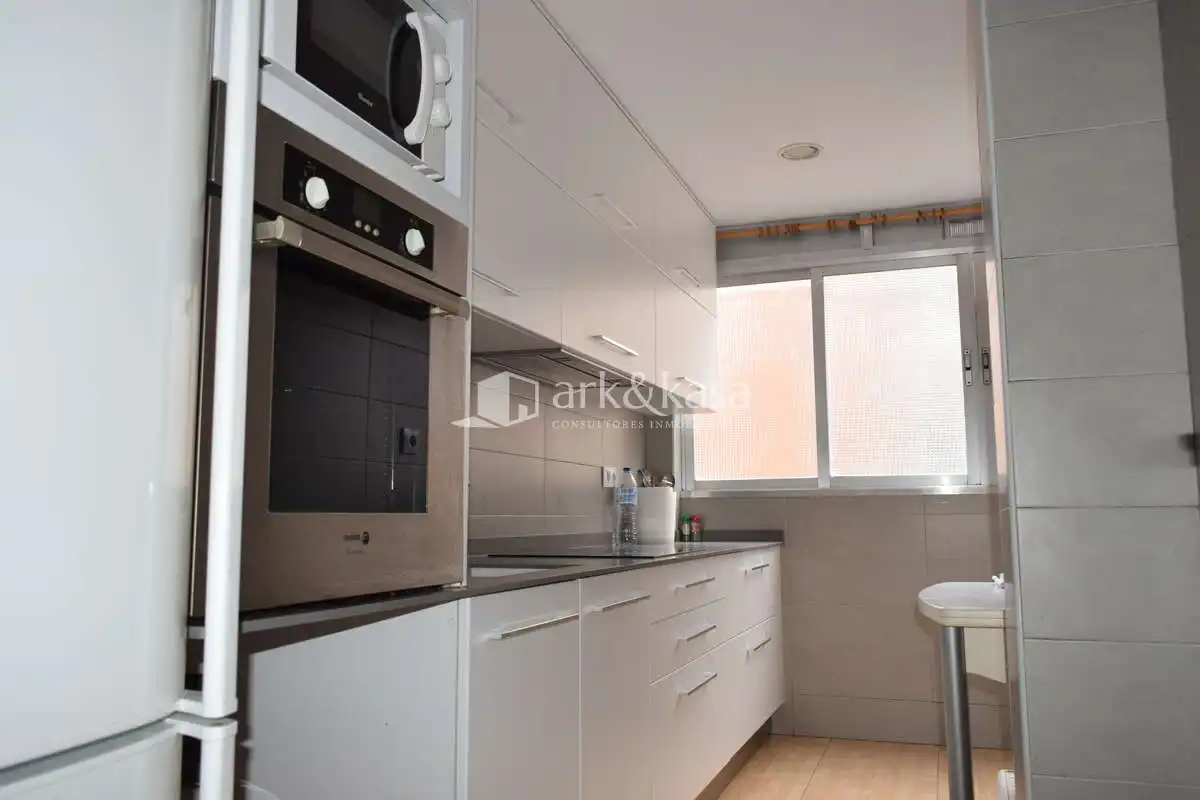 Cocina de Piso de alquiler en Valencia con Amueblado, Horno y Microondas