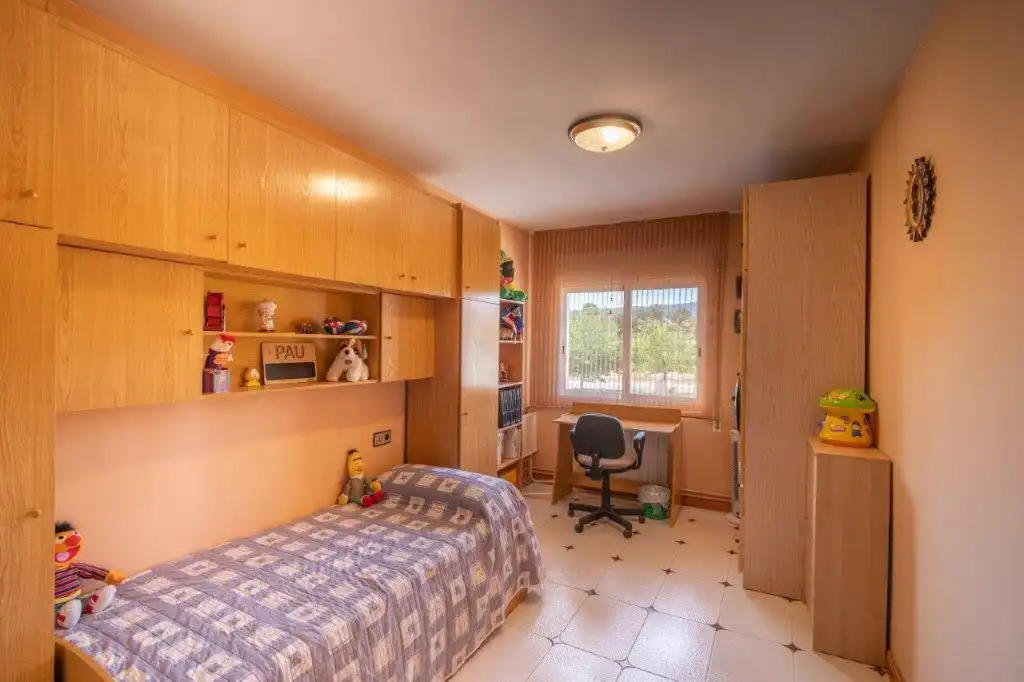 Habitación de Casa o chalet en venta en Flix con Calefacción, Piscina y Amueblado