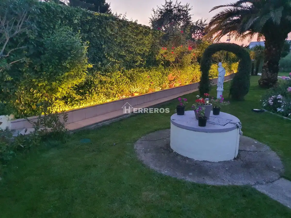 Garden of Houses for sale in Entrena, La Rioja