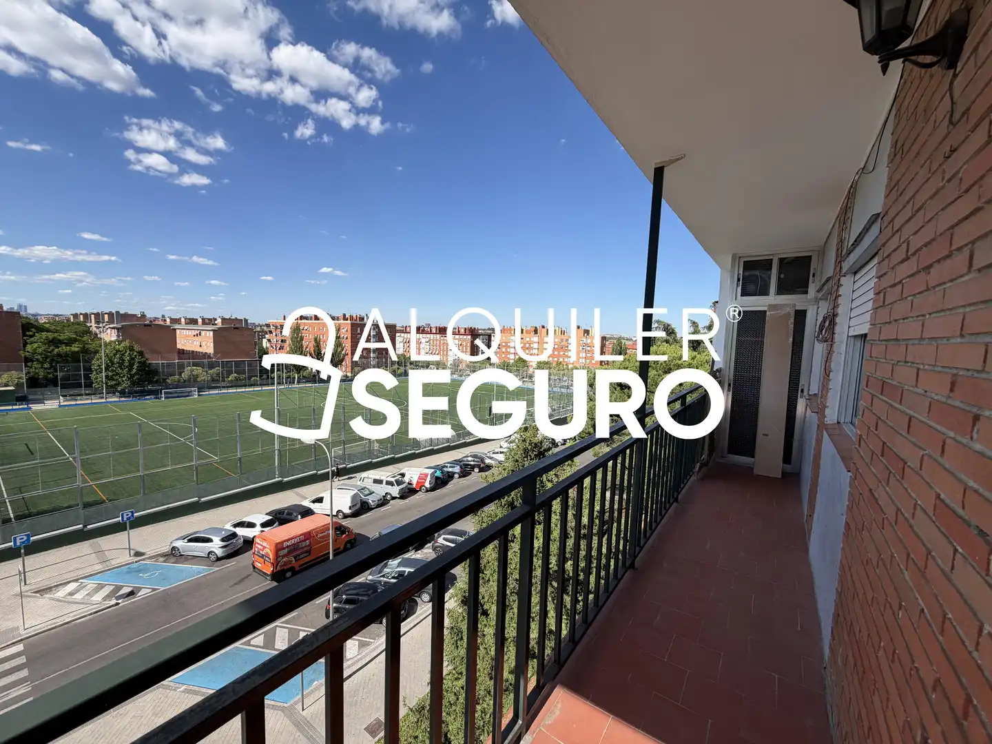 Vista exterior de Piso de alquiler en Madrid con Aire acondicionado, Calefacción y Terraza