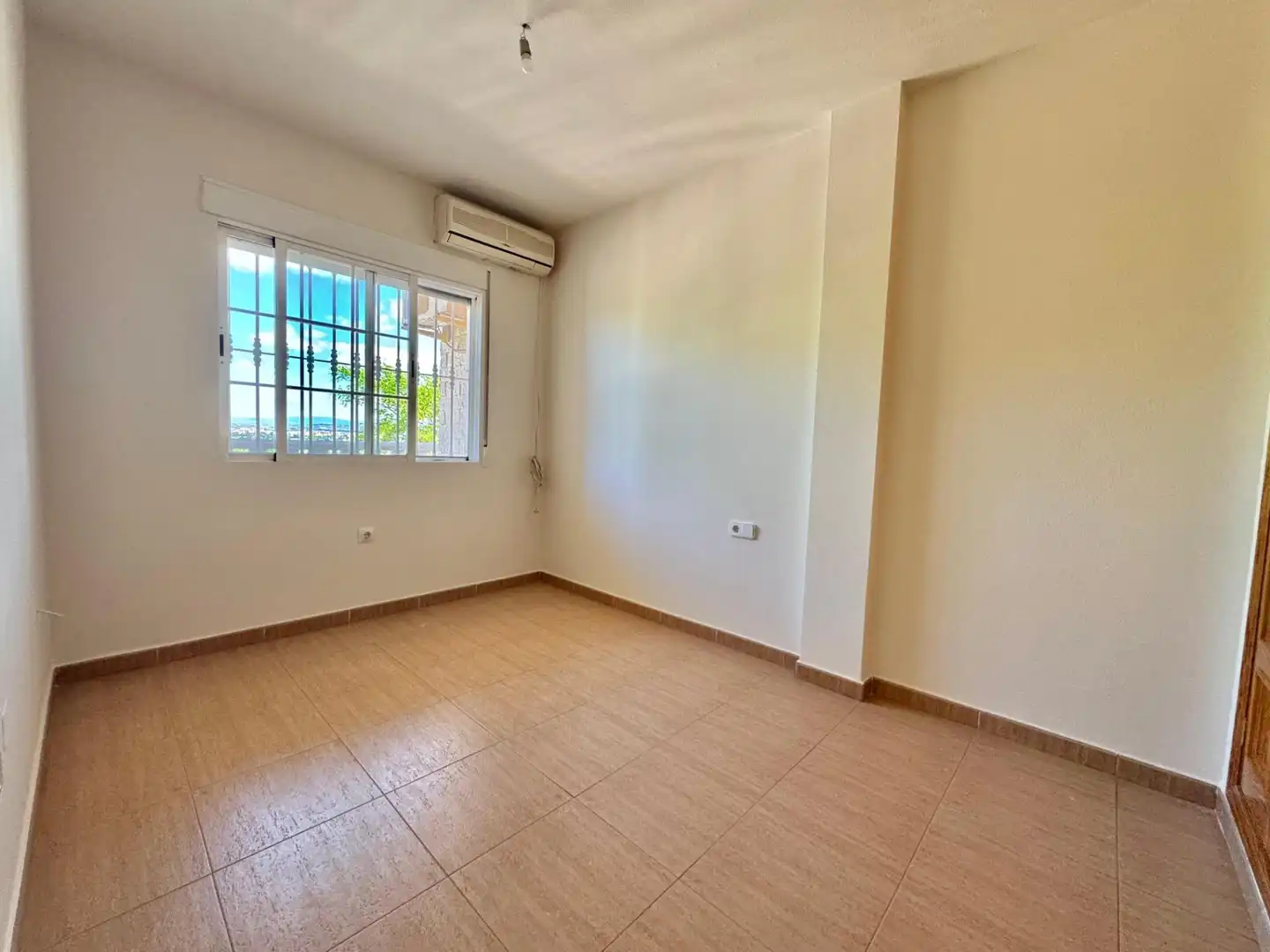 Habitación de Dúplex en venta en Murcia con Aire acondicionado, Terraza y Trastero
