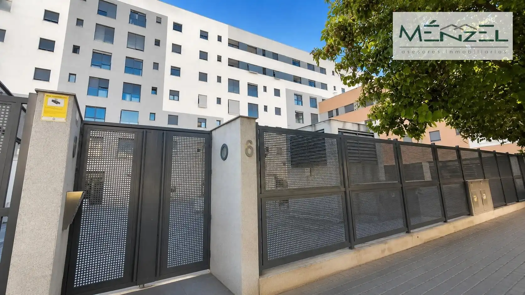 Exterior view of Flat for sale in Sevilla