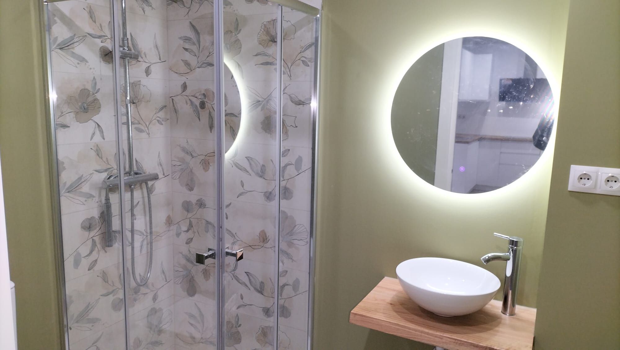 Bathroom of Flat for sale in Terrassa