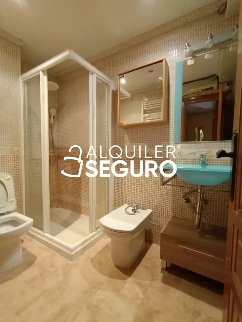 Baño de Piso de alquiler en Valdemoro con Aire acondicionado, Calefacción y Terraza