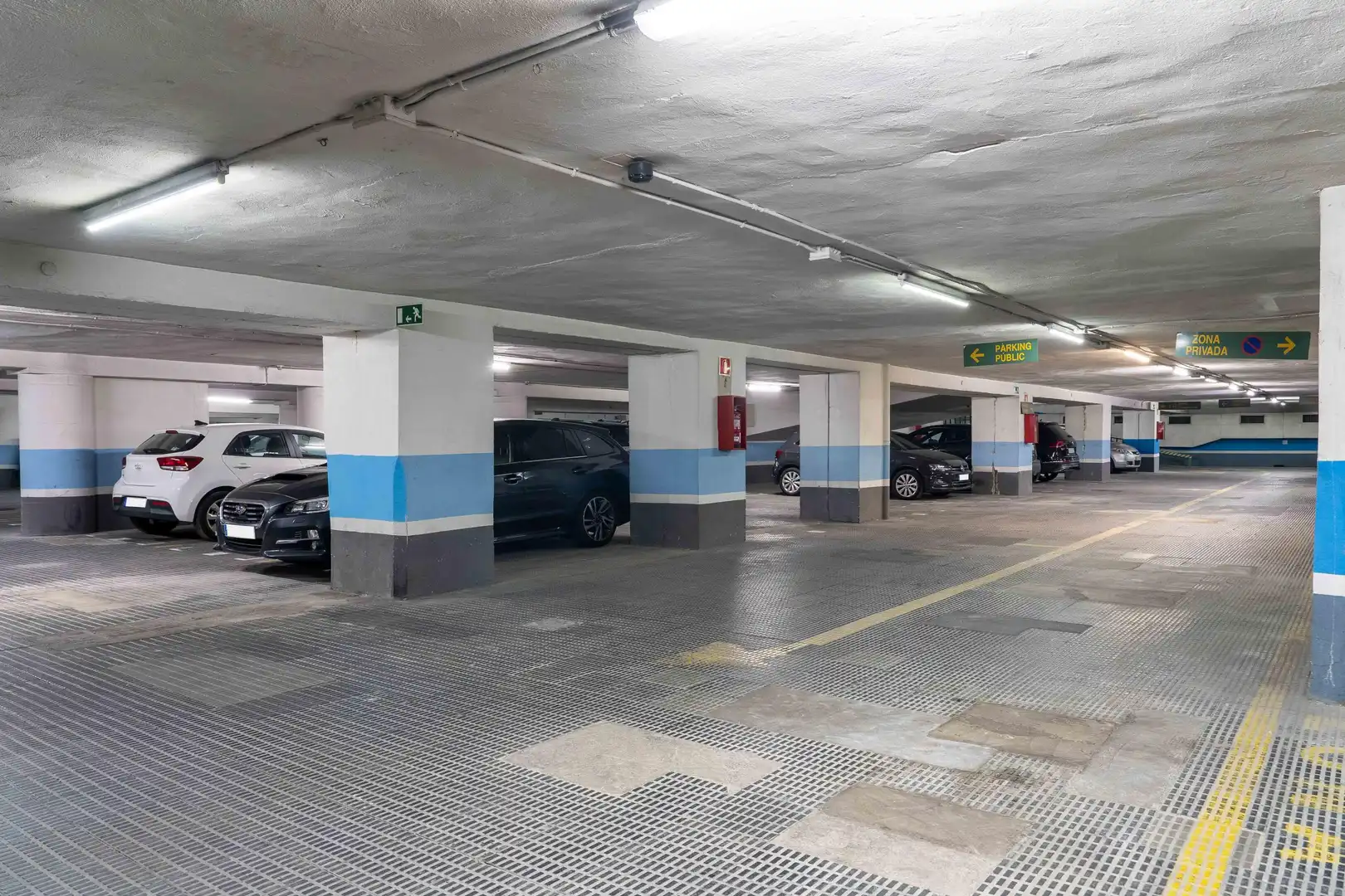 Motorbike to rent in CALLE COMTE URGELL 234 234, imagen 21