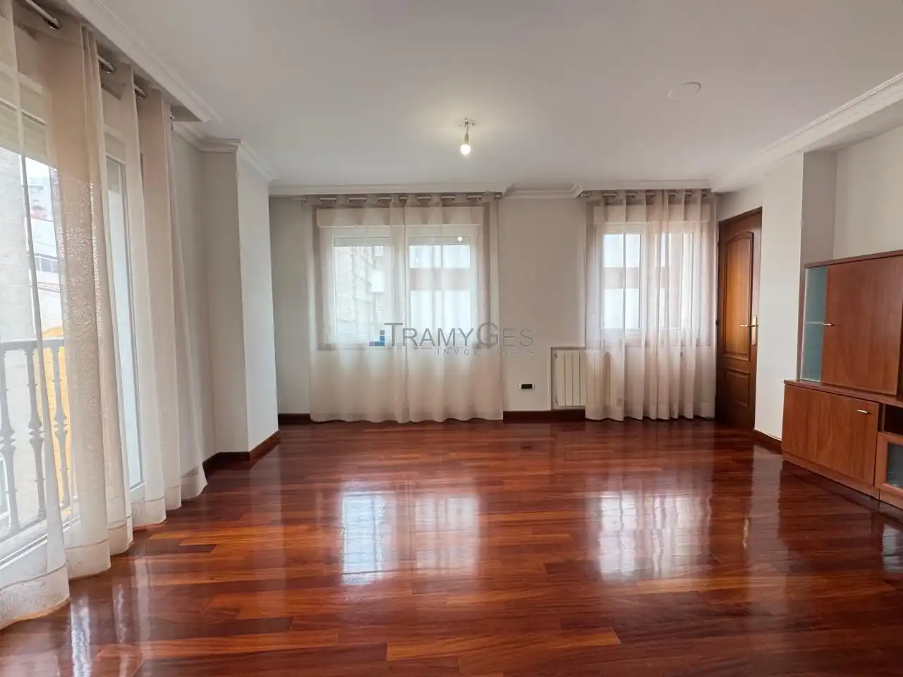 Living room of Flat for sale in Vigo   with Heating and Parquet flooring