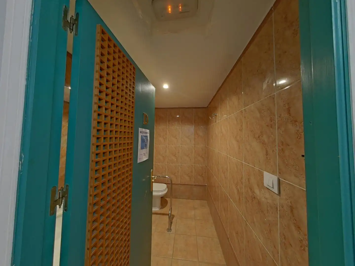 Commercial properties for rent in Calle CORTES LAS, Centro