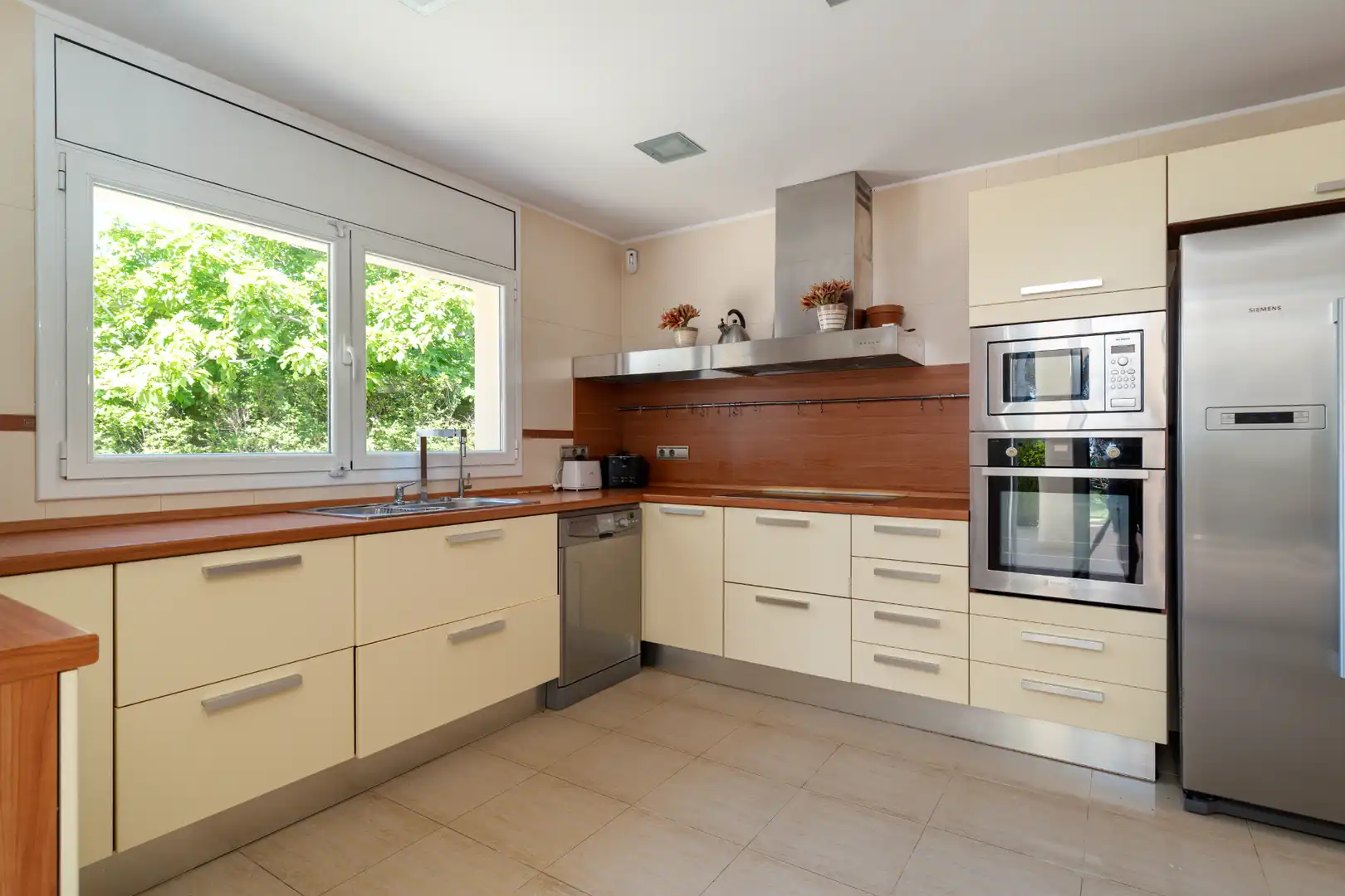 Casa con piscina en venta en Carrer de la Caleta, imagen 12