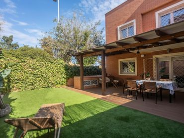 Casa pareada con balcón en venta en ZAIRE