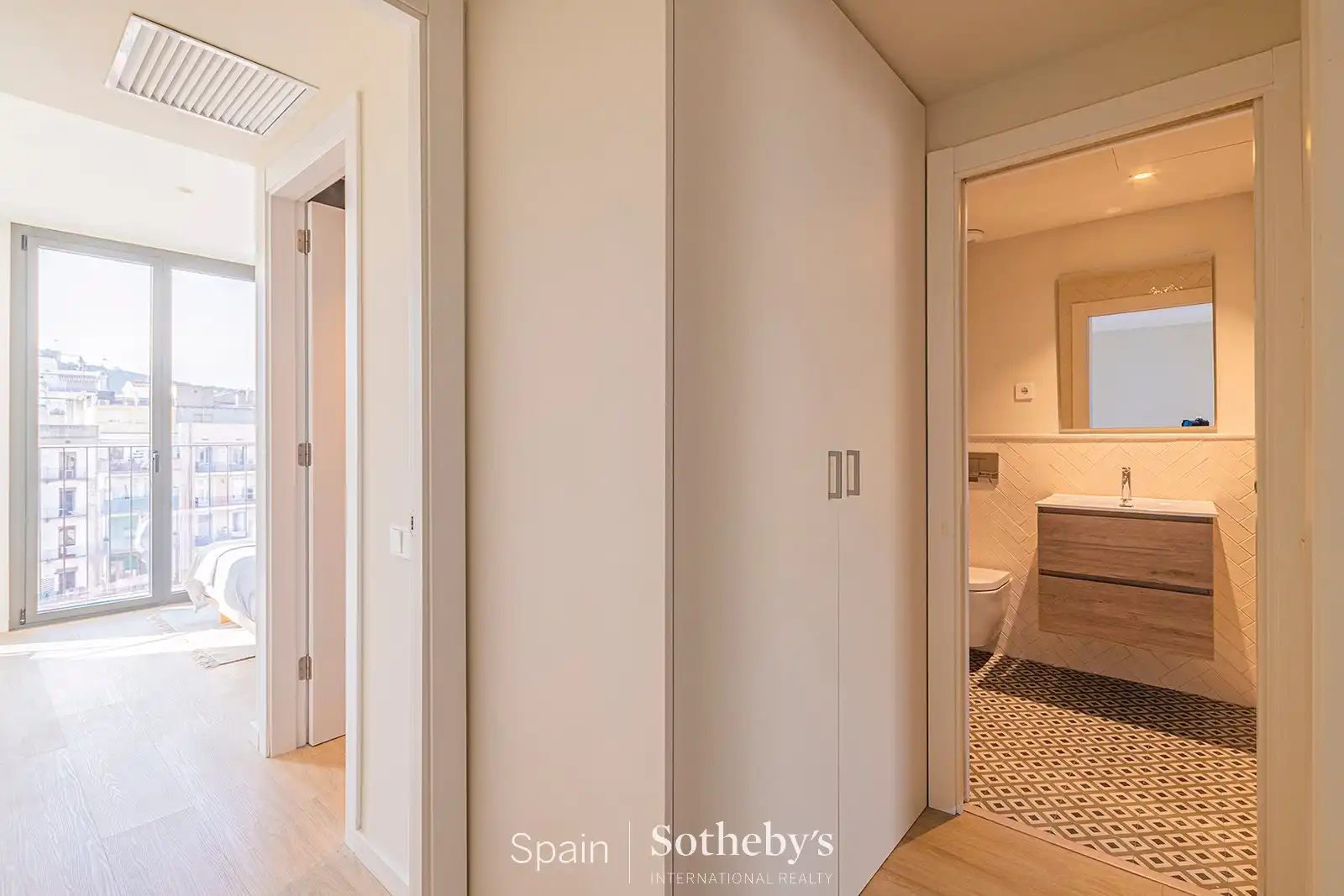 Duplex con ascensore in vendita a Gran Via de les Corts Catalanes, imagen 8
