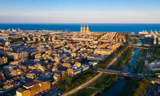 Vista exterior de Edificio en venta en Badalona