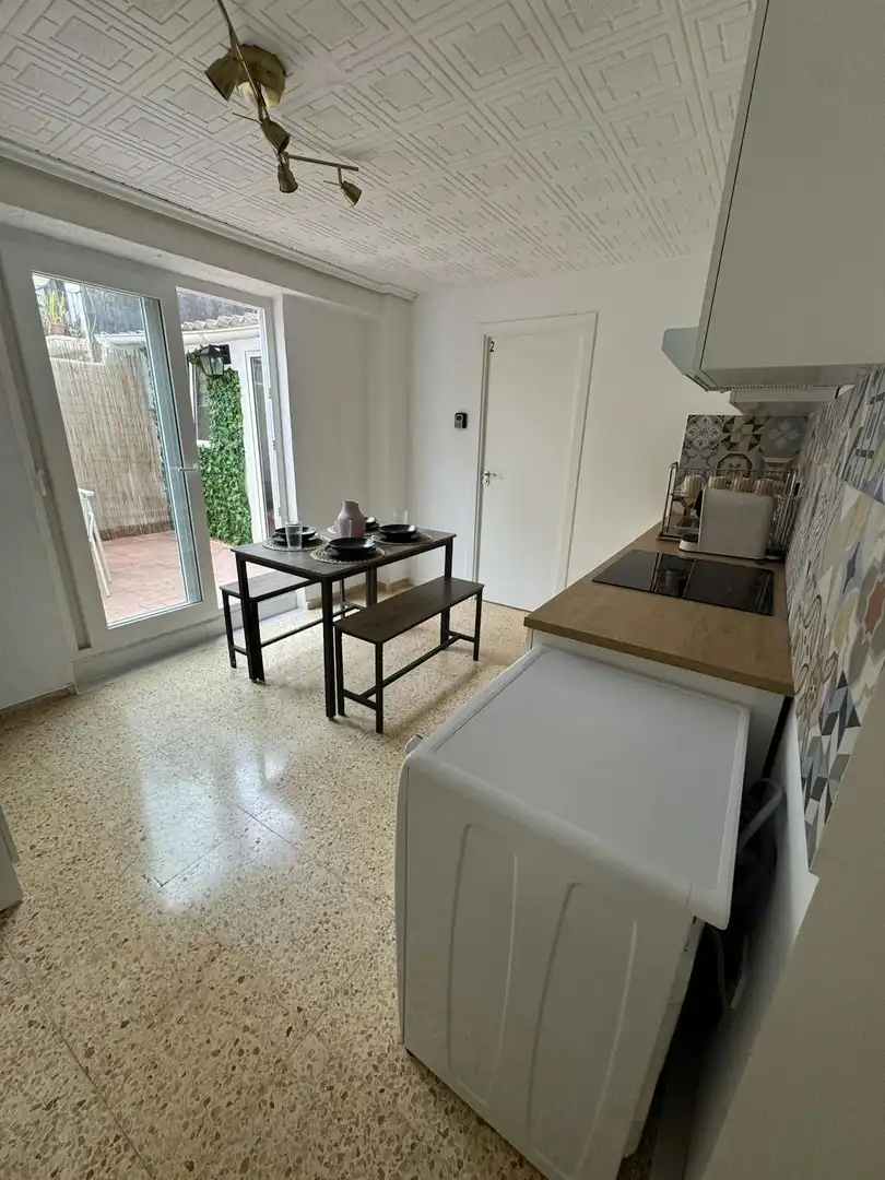 Küche von Wohnung zur untervermieten in Valencia mit Möbliert und Waschmaschine