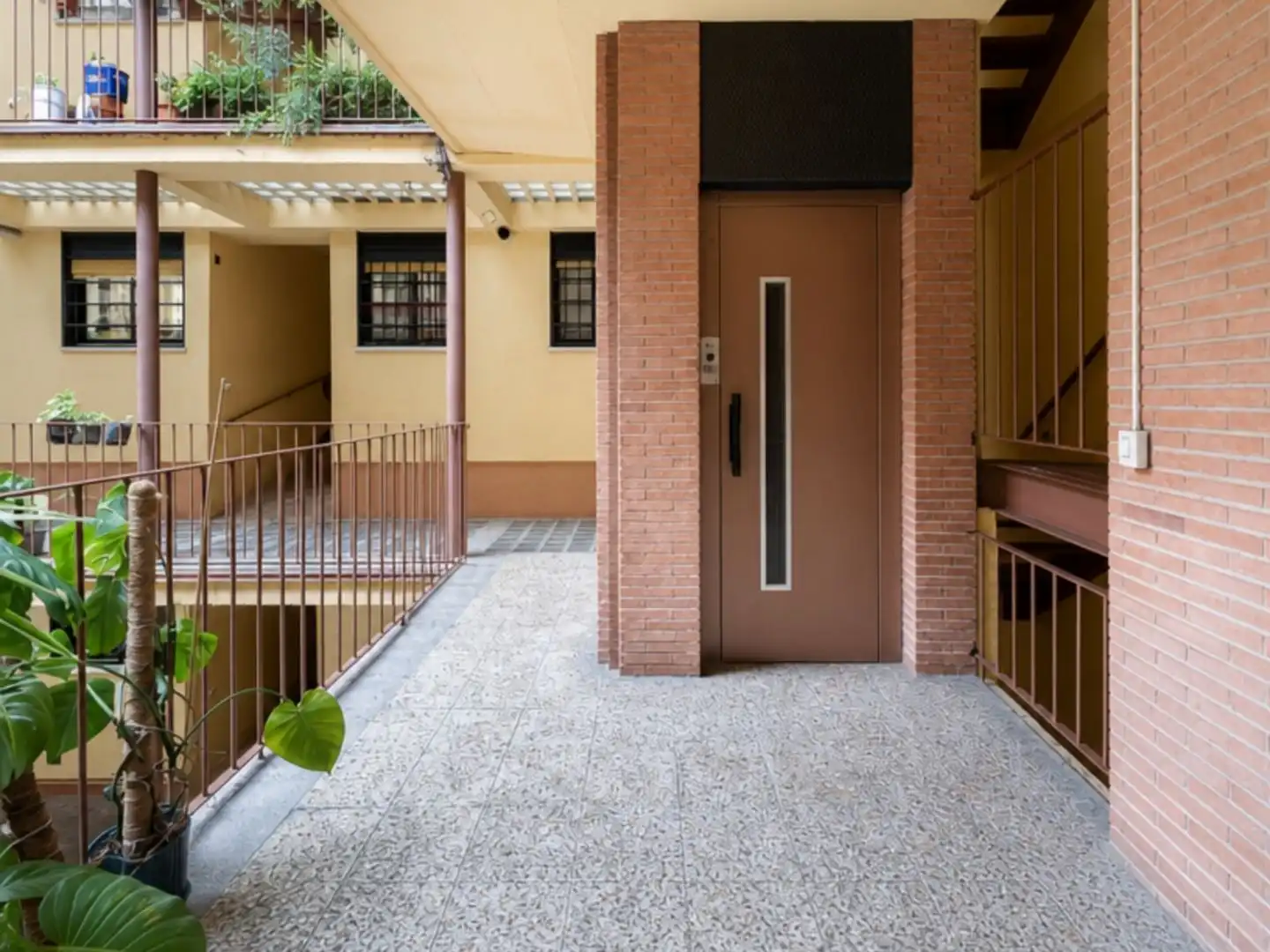 Flat with lift for sale in embajadores 37, imagen 2