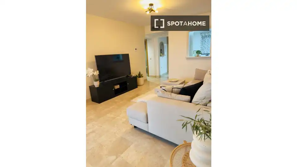 Sala de estar de Apartamento para compartir en Mijas con Aire acondicionado, Terraza y Amueblado