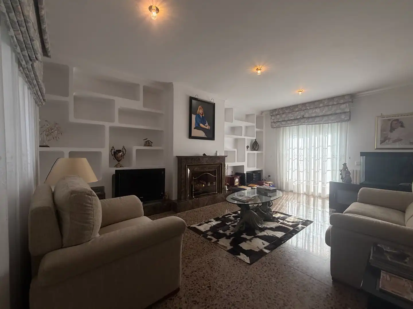 Wohnzimmer von Haus zum Verkauf in Begues mit Heizung, Privatgarten und Terrasse