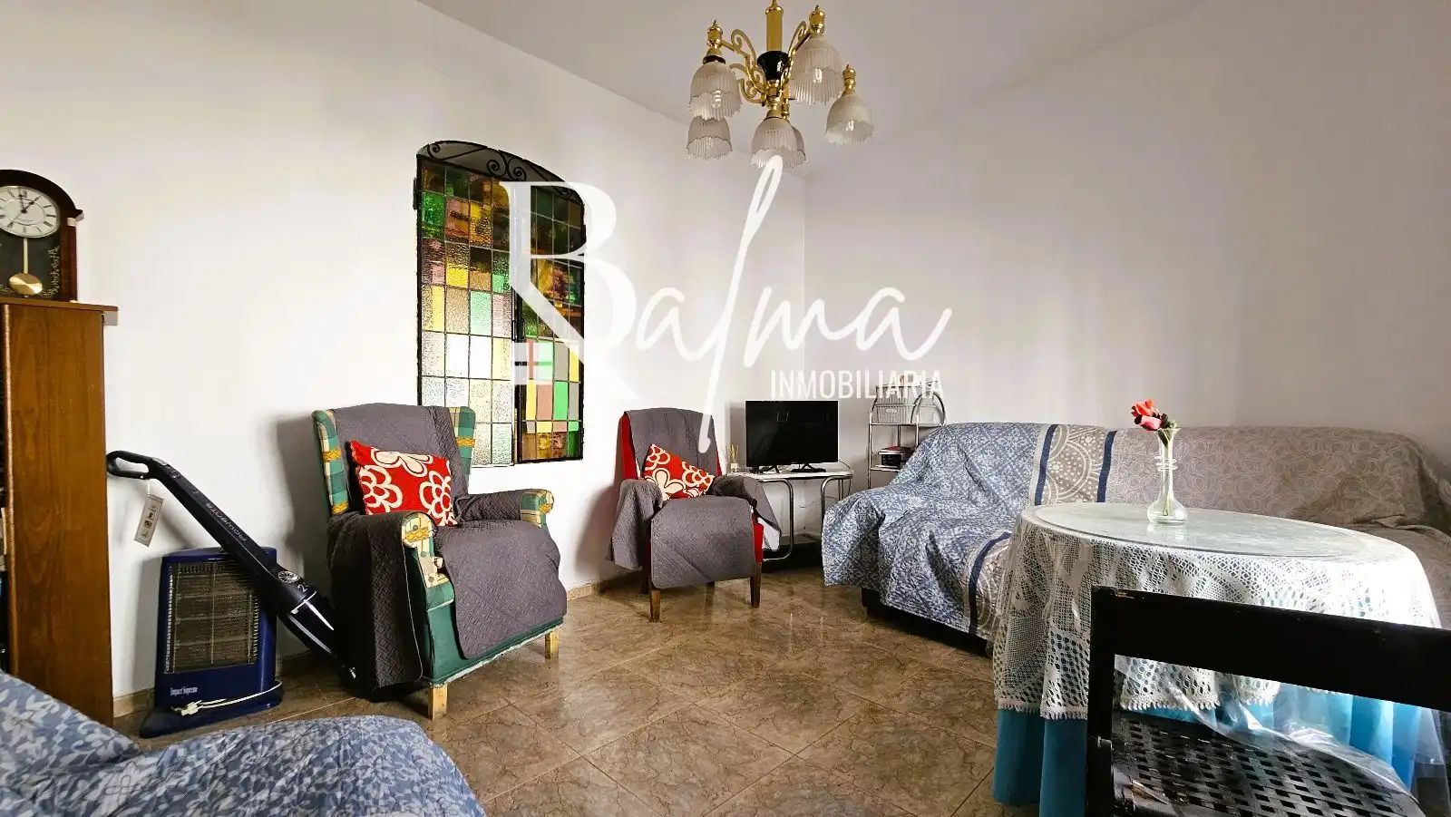 Living room of Detached homes for sale in Vélez-Málaga  with Terrace, Storage room and Furnished