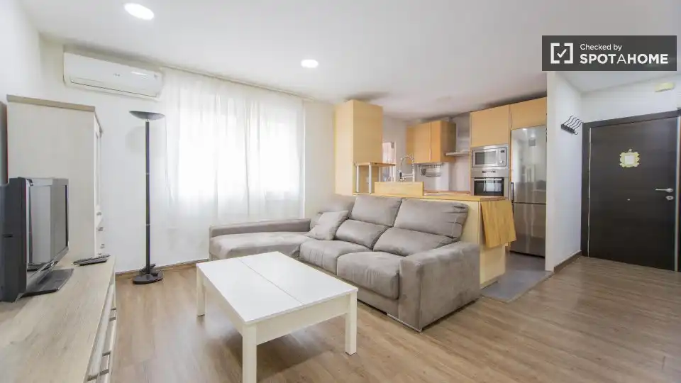 Sala d'estar de Pis de lloguer en Valencia amb Aire condicionat, Calefacció i Moblat