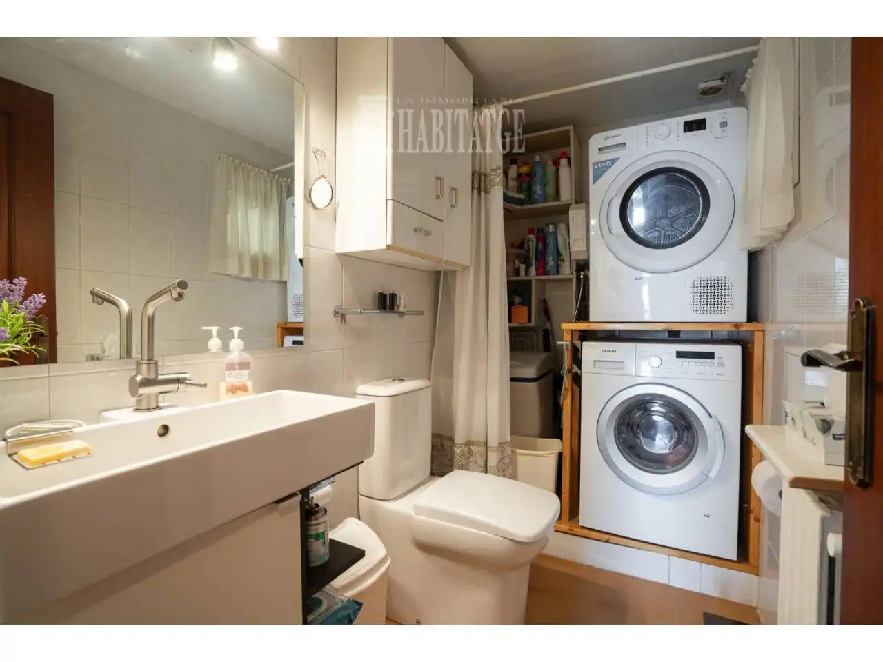 Bathroom of Houses for sale in Sant Hilari Sacalm  with Air Conditioner, Heating and Private garden