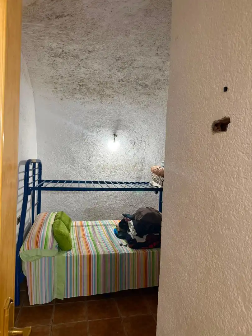 Dormitori de Apartament en venda en Valle del Zalabí amb Alarma
