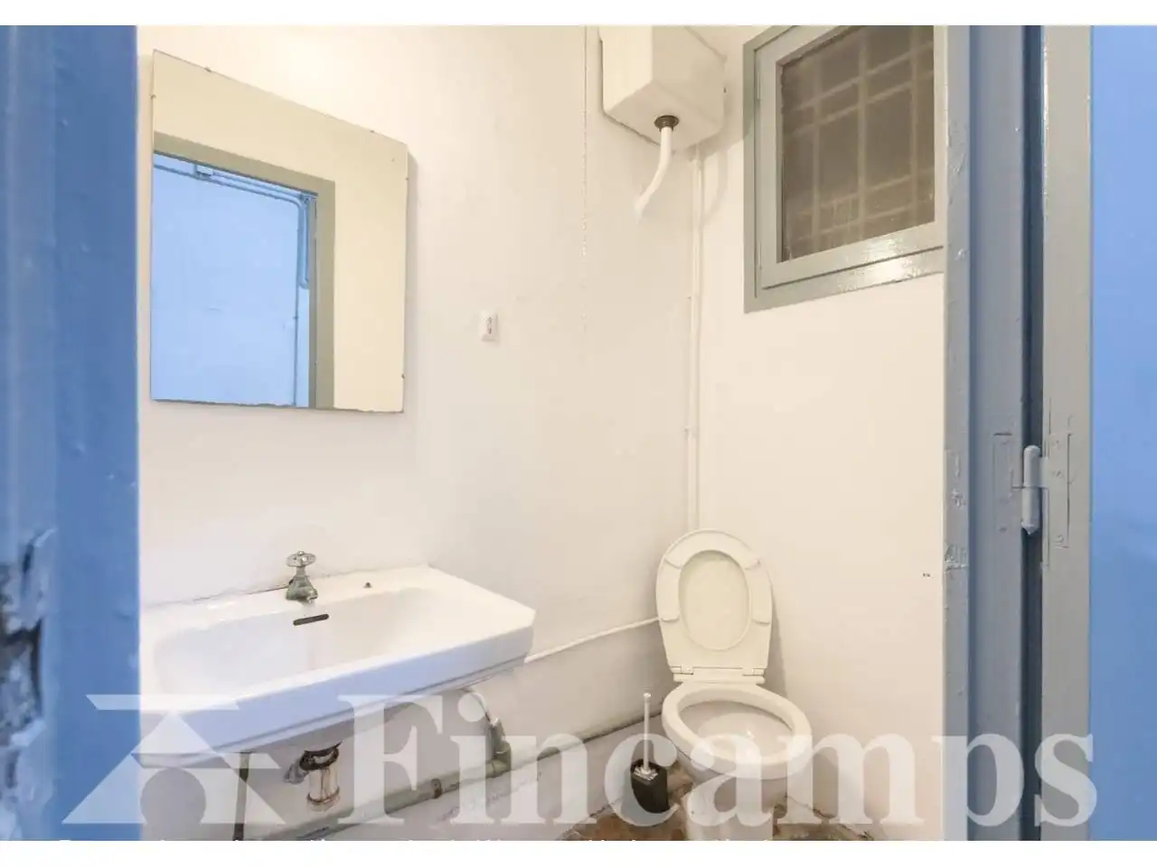 Bathroom of Commercial properties for rent in Sabadell  with Air Conditioner and Alarm