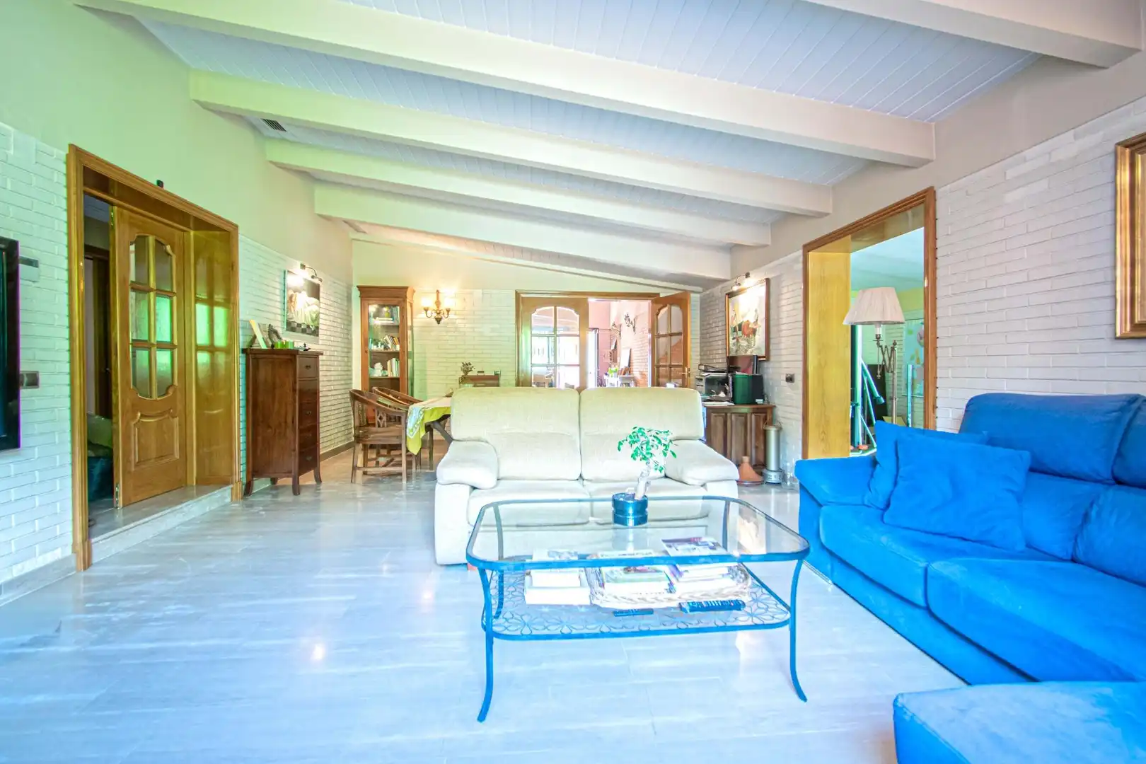 Sala d'estar de Casa o xalet en venda en Tomares amb Jardí privat, Terrassa i Piscina