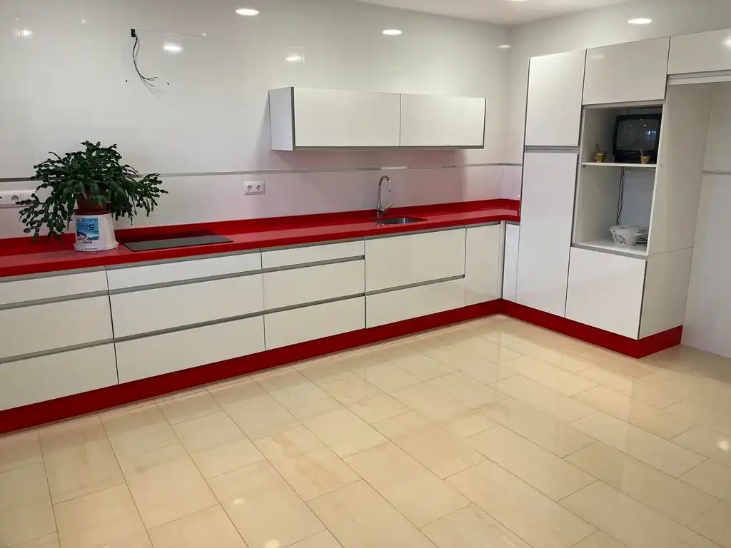 Cuina de Casa o xalet en venda en Albacete amb Calefacció, Jardí privat i Terrassa