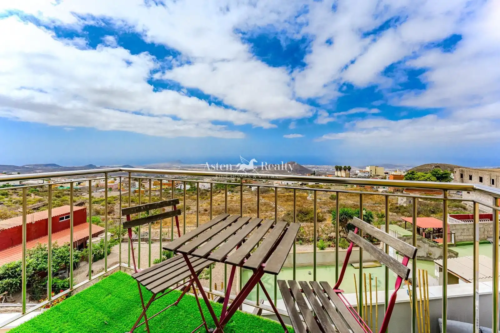 Vista exterior de Casa adosada en venta en San Miguel de Abona con Aire acondicionado, Calefacción y Jardín privado