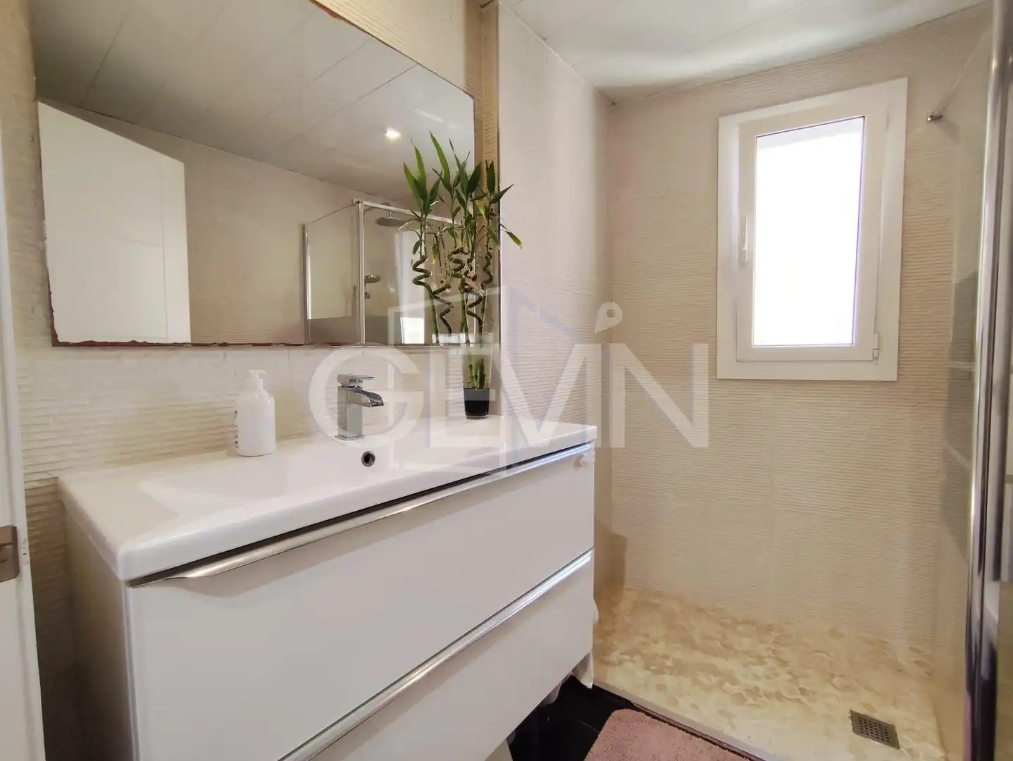 Baño de Piso en venta en Santa Perpètua de Mogoda con Aire acondicionado, Calefacción y Parquet