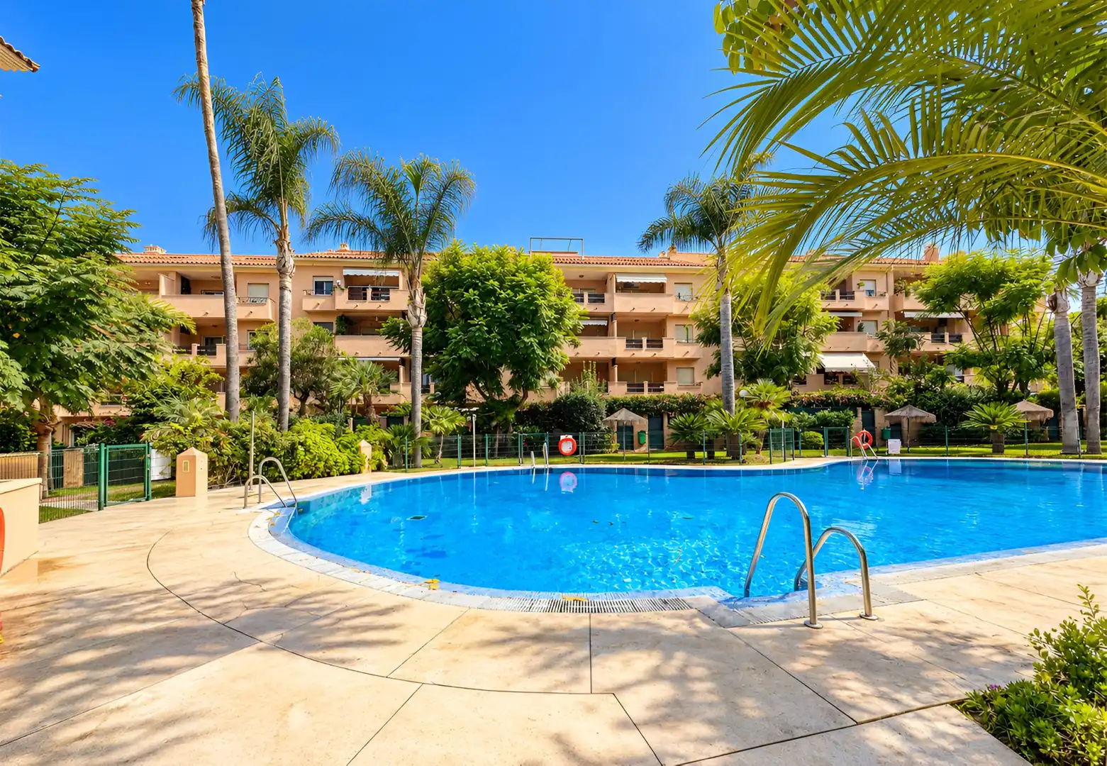 Apartment with terrace for sale in Elviria - Cabopino, imagen 9