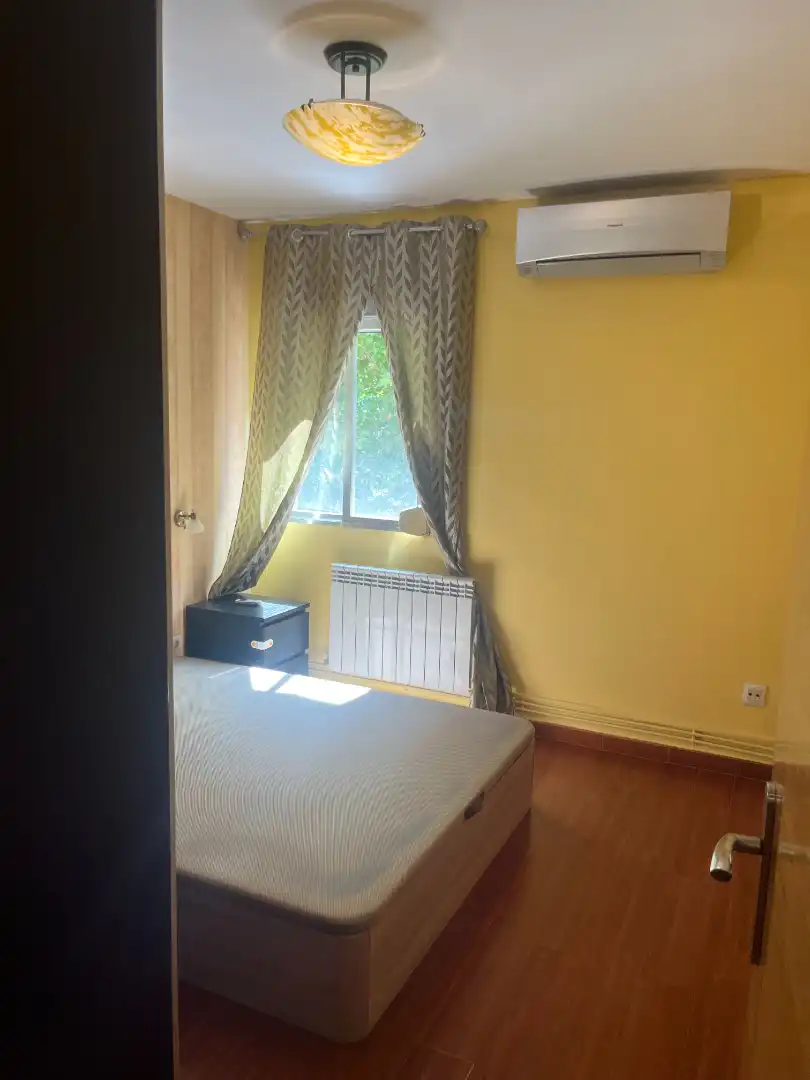Bedroom of Flat for sale in Parla  with Heating, Terrace and Furnished
