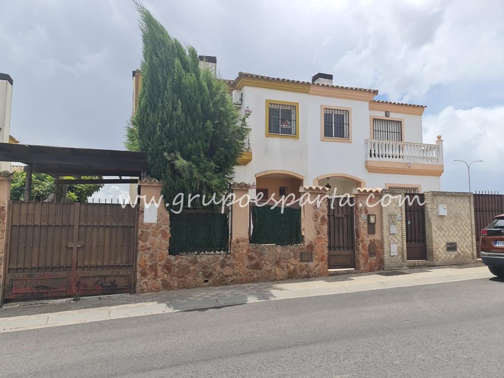 Single-family semi-detached for sale in Calle Jardines de San Telmo, 14, Espartinas Pueblo