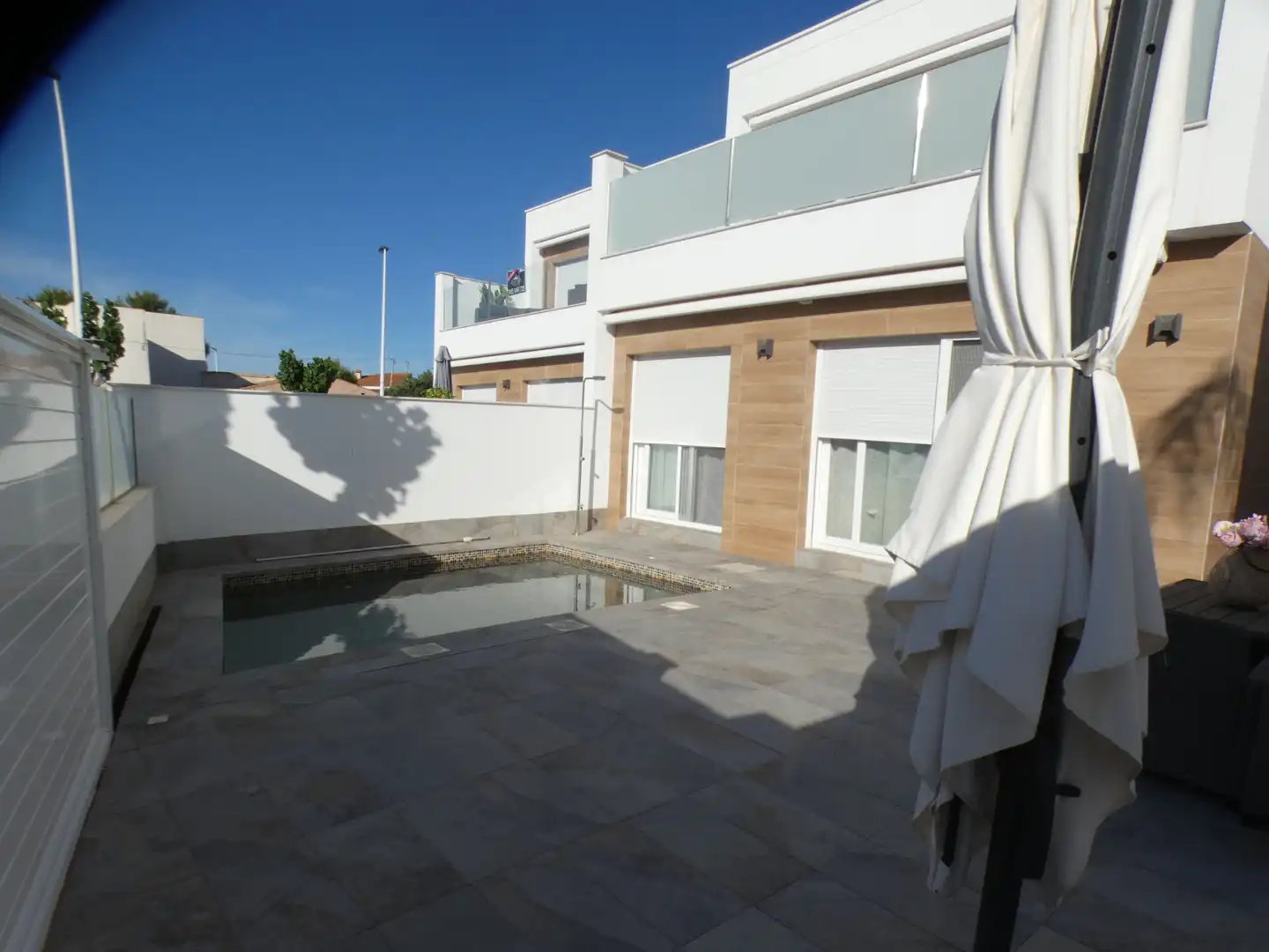 Piscina de Casa adosada en venta en San Pedro del Pinatar con Aire acondicionado, Calefacción y Jardín privado