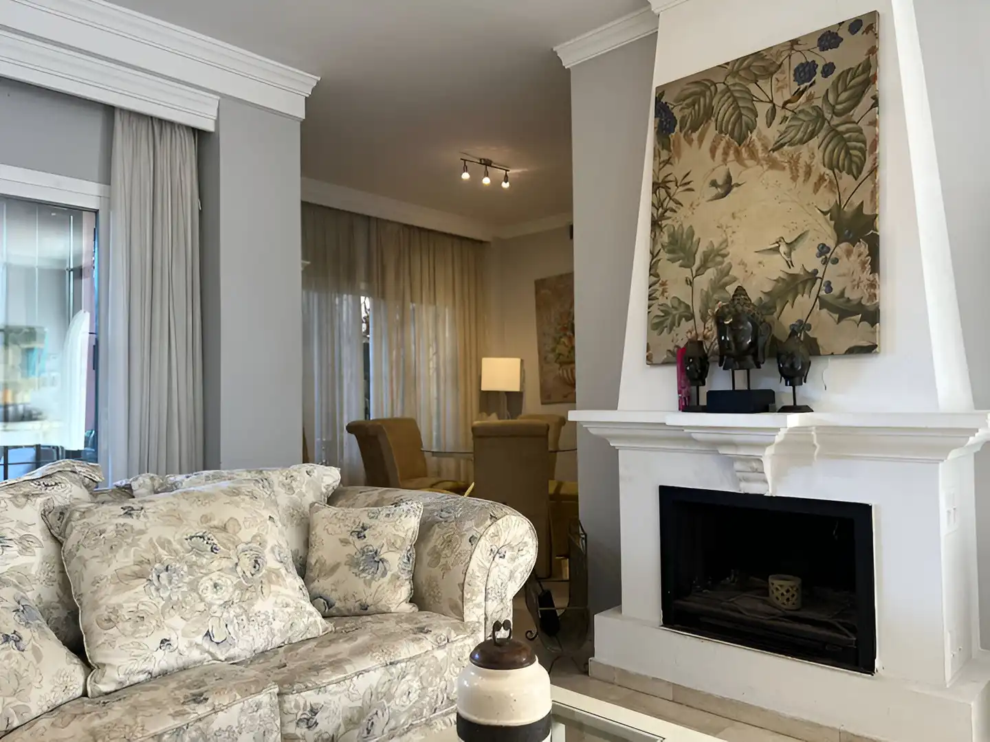 Sala de estar de Casa o chalet en venta en Estepona con Aire acondicionado, Terraza y Piscina